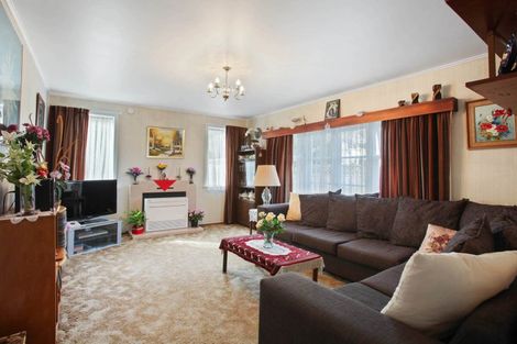 Photo of property in 70 Lake Road, Northcote, Auckland, 0627