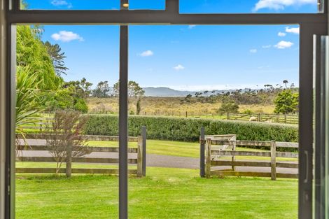Photo of property in 842 South Head Road, South Head, Helensville, 0874