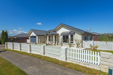 Photo of property in 4 Aspen Way, Kelvin Grove, Palmerston North, 4414