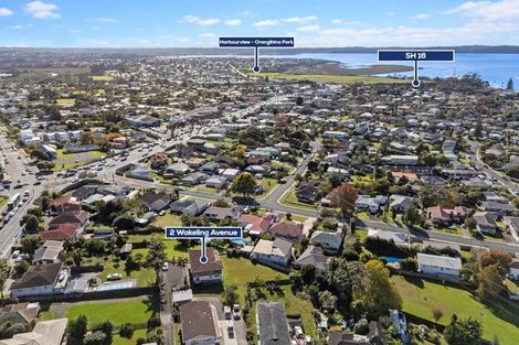 Photo of property in 2 Wakeling Avenue, Te Atatu South, Auckland, 0610