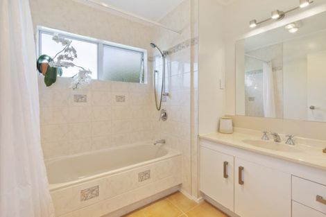 Photo of property in 2/7 Camden Place, Papatoetoe, Auckland, 2025