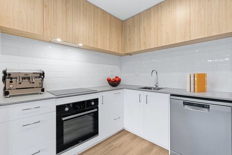 Photo of property in 8 Tuputupu Drive, Kumeu, 0810