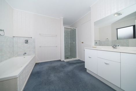 Photo of property in 6 Mckenzie Court, Terrace End, Palmerston North, 4410