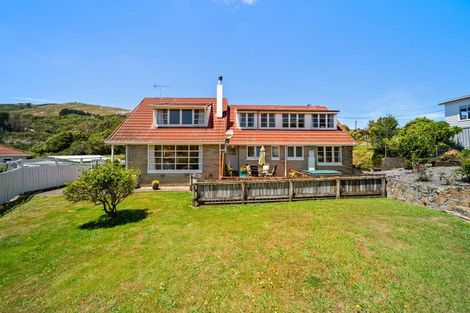 Photo of property in 61 Ranui Terrace, Tawa, Wellington, 5028