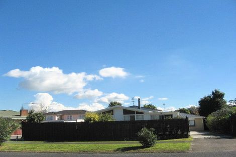 Photo of property in 37 Minaret Drive, Bucklands Beach, Auckland, 2014