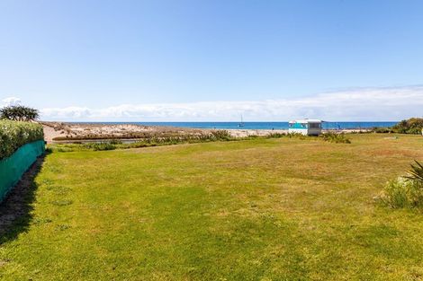 Photo of property in 17 Pye Place, Hot Water Beach, Whitianga, 3591