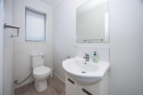 Photo of property in 12 Crescent Court, Melville, Hamilton, 3206