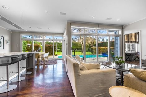 Photo of property in 1 Maungakiekie Avenue, Greenlane, Auckland, 1051