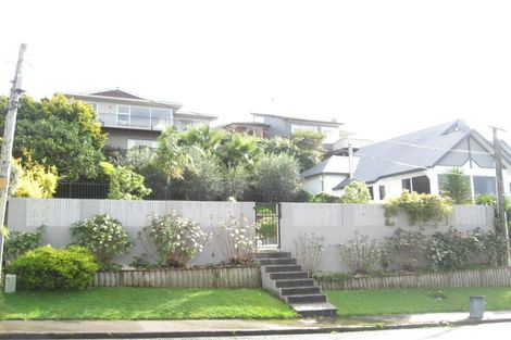 Photo of property in 5a Colmar Road, Mellons Bay, Auckland, 2014
