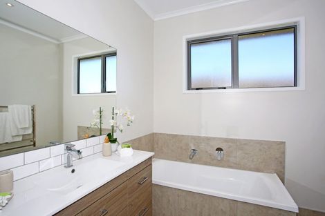 Photo of property in 36 Hillpark Drive, Pokeno, 2402