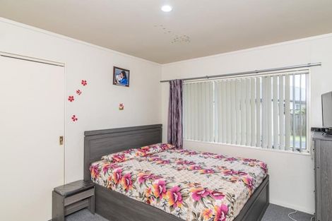 Photo of property in 105 Makarini Street, Paraparaumu, 5032