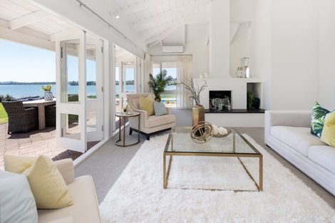 Photo of property in 339 Clifton Road, Whitford, Howick, 2571