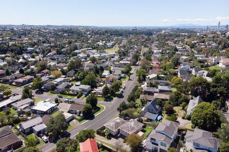 Photo of property in 71 Moore Street, Hillcrest, Auckland, 0627