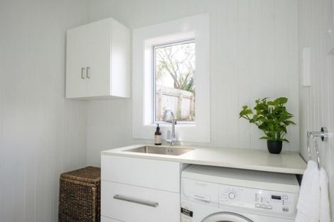 Photo of property in 15 Wills Street, Balaclava, Dunedin, 9011