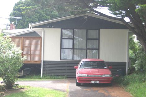 Photo of property in 1/11 Sunnyfield Crescent, Glenfield, Auckland, 0629