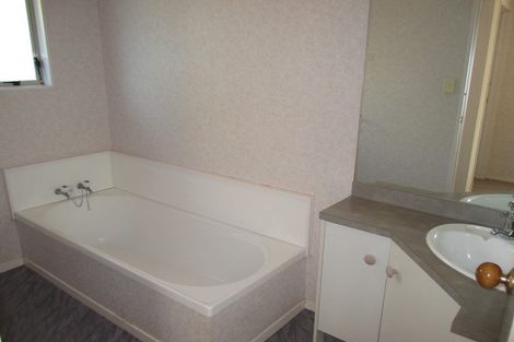 Photo of property in 17 Prospect Place, Western Heights, Hamilton, 3200