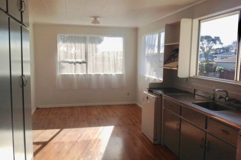 Photo of property in 3 Airedale Place, Waitara, 4320