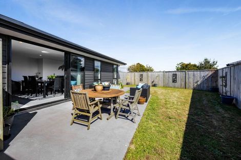 Photo of property in 8 Wheki Lane, Inglewood, 4330