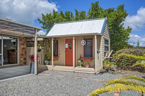 Photo of property in 121 Owhiwa Road, Parua Bay, Onerahi, 0192
