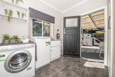 Photo of property in 33 Domett Street, Westport, 7825