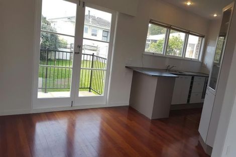 Photo of property in 48 Lynmore Drive, Hillpark, Auckland, 2102