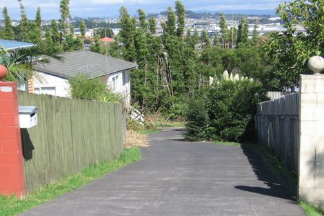 Photo of property in 1/618 East Coast Road, Pinehill, Auckland, 0630