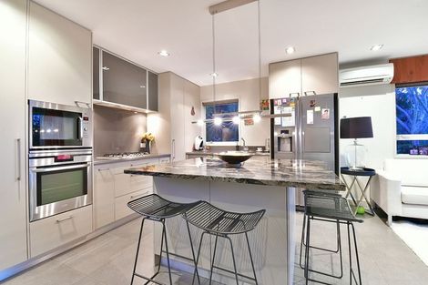 Photo of property in 83 William Bayes Place, Red Beach, 0932