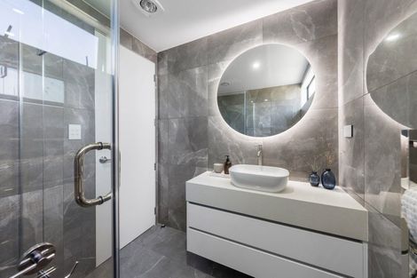 Photo of property in 213 Meola Road, Point Chevalier, Auckland, 1022