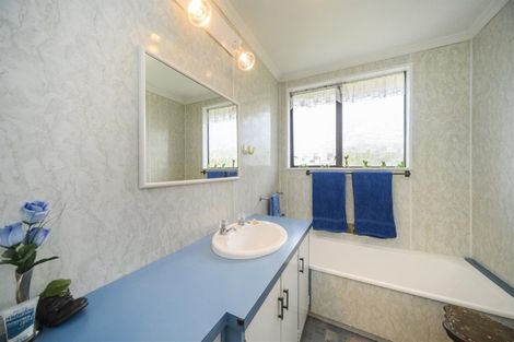 Photo of property in 4 Pain Street, Bulls, 4818