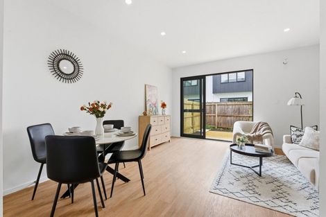 Photo of property in 2/30 Smythe Road, Henderson, Auckland, 0612