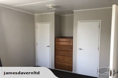 Photo of property in 6 Taipari Road, Te Atatu Peninsula, Auckland, 0610