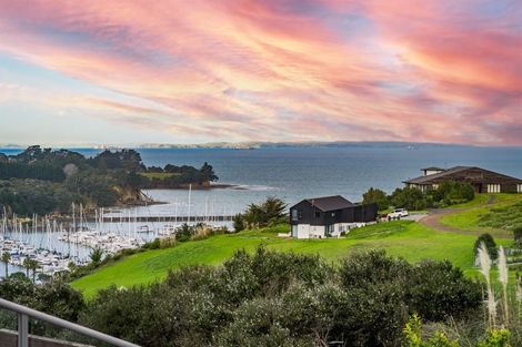 Photo of property in 139 Roberts Road, Matakatia, Whangaparaoa, 0930