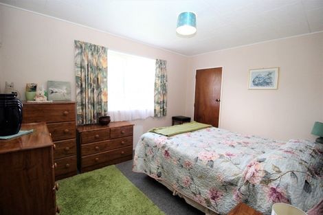 Photo of property in 81 Fergusson Street, Woodville, 4920