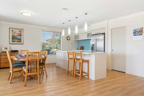 Photo of property in 143 Oriental Parade, Papamoa Beach, Papamoa, 3118