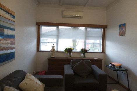 Photo of property in 492 Blockhouse Bay Road, Blockhouse Bay, Auckland, 0600