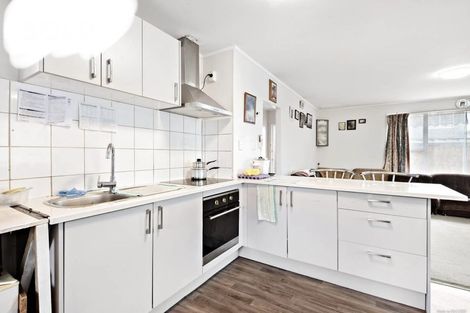 Photo of property in 31 Universal Drive, Henderson, Auckland, 0610