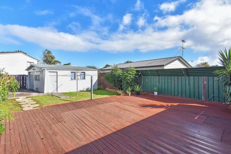 Photo of property in 3 Iris Place, Clendon Park, Auckland, 2103