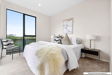 Photo of property in 102 Te Oneroa Way, Long Bay, Auckland, 0630