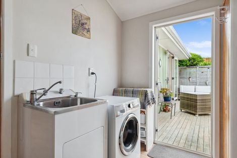 Photo of property in 7 Watters Row, Glen Avon, New Plymouth, 4312