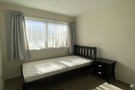 Photo of property in 17a Knightsbridge Drive, Forrest Hill, Auckland, 0620