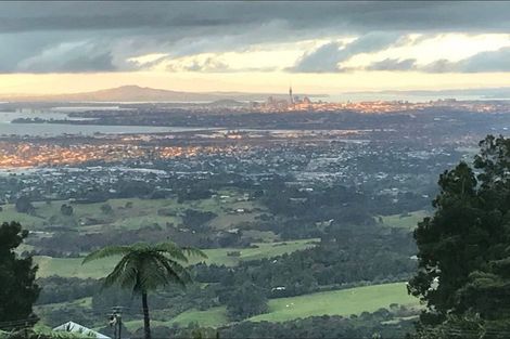 Photo of property in 556 Scenic Drive, Waiatarua, Auckland, 0612