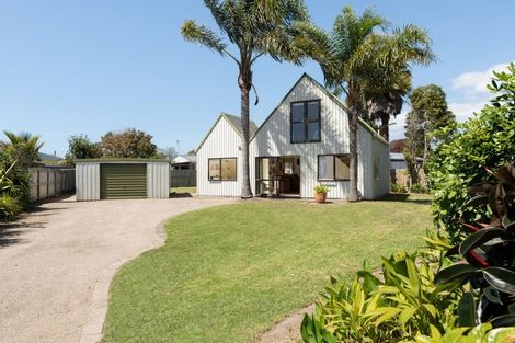 Photo of property in 17 Domain Road, Papamoa Beach, Papamoa, 3118