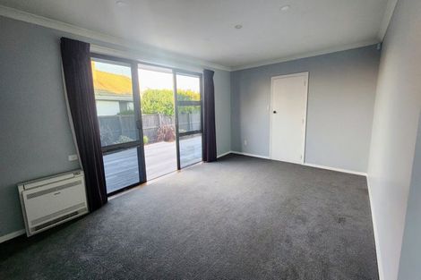 Photo of property in 87 Farquhars Road, Redwood, Christchurch, 8051