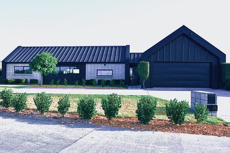 Photo of property in 16 Kaniera Terrace, Cambridge, 3434