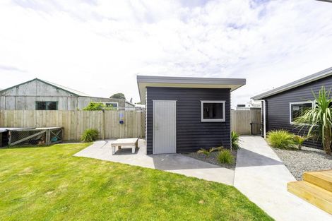 Photo of property in 3 Kamahi Street, Castlecliff, Whanganui, 4501