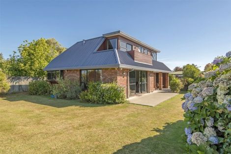 Photo of property in 7 Grove Place, Rangiora, 7400