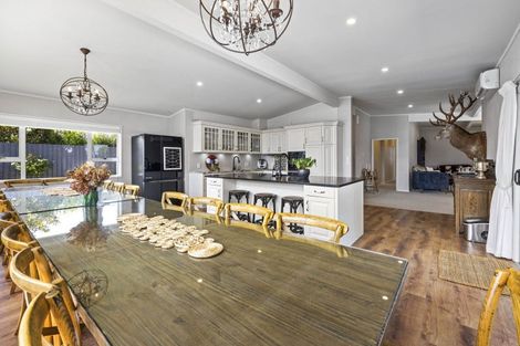 Photo of property in 326 South Road, Hawera, 4610