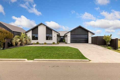 Photo of property in 55 Te Hurunui Drive, Pegasus, 7612