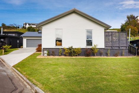 Photo of property in 103 Cashmere Drive, Fitzherbert, Palmerston North, 4410