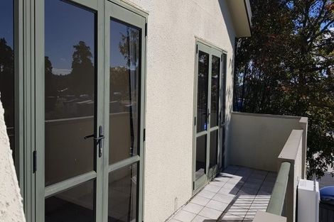 Photo of property in 2/3 Orwell Road, Greenhithe, Auckland, 0632